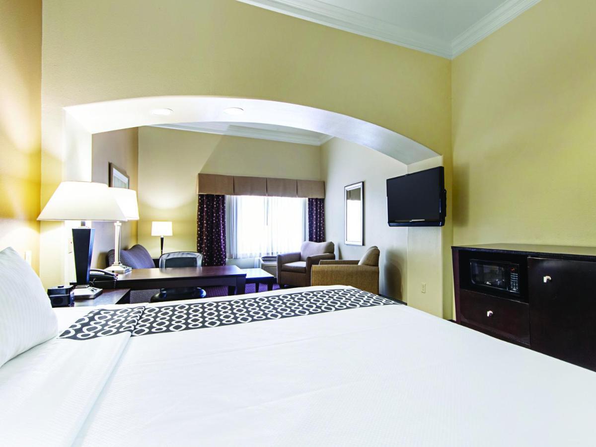 La Quinta By Wyndham Houston New Caney מראה חיצוני תמונה