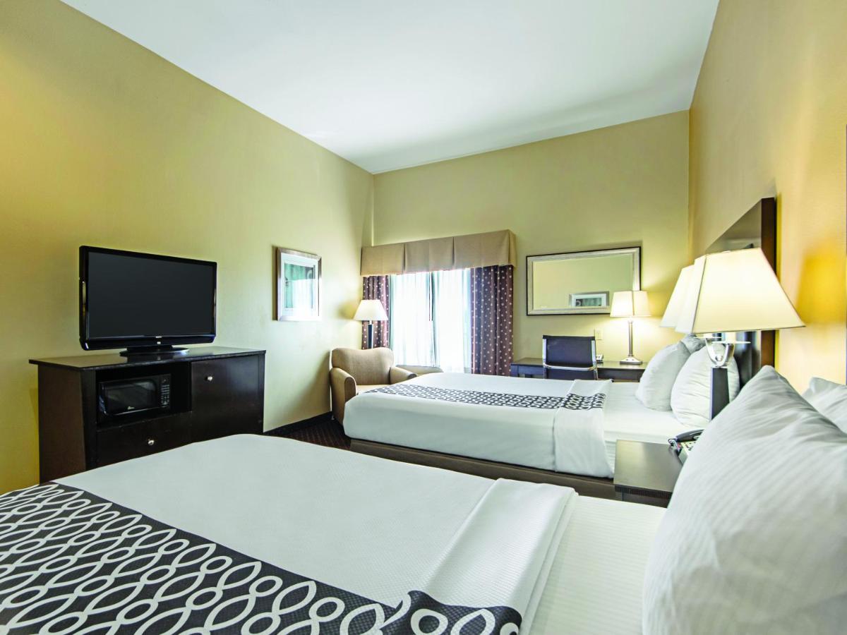 La Quinta By Wyndham Houston New Caney מראה חיצוני תמונה